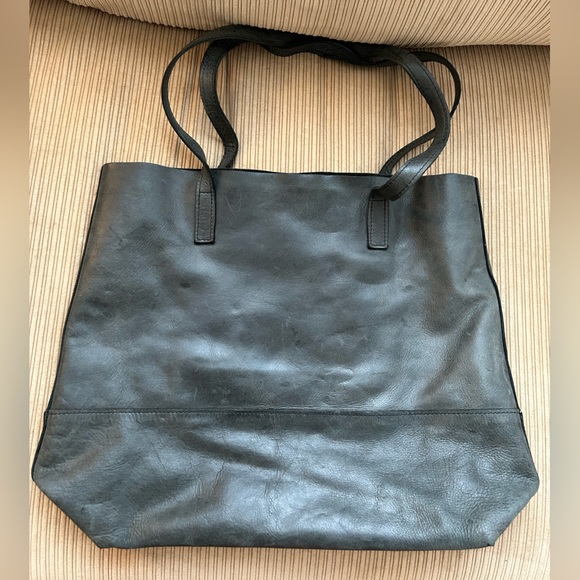 Able genuine leather Mamuye Classic Tote. - Picture 1 of 3